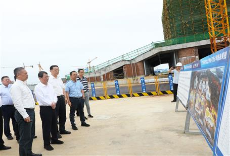 柳州市委書記吳煒、市長(zhǎng)張壯到第十二分公司項(xiàng)目調(diào)研指導(dǎo)