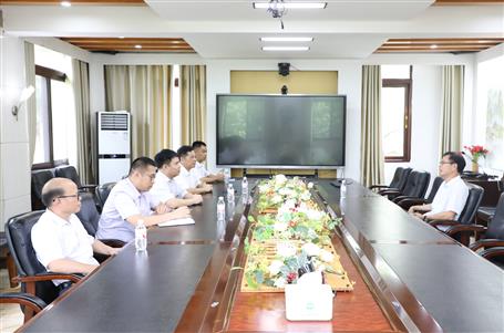 陳禮松與廣西生態(tài)工程職業(yè)技術(shù)學(xué)院校長馮昌信舉行工作會(huì)談